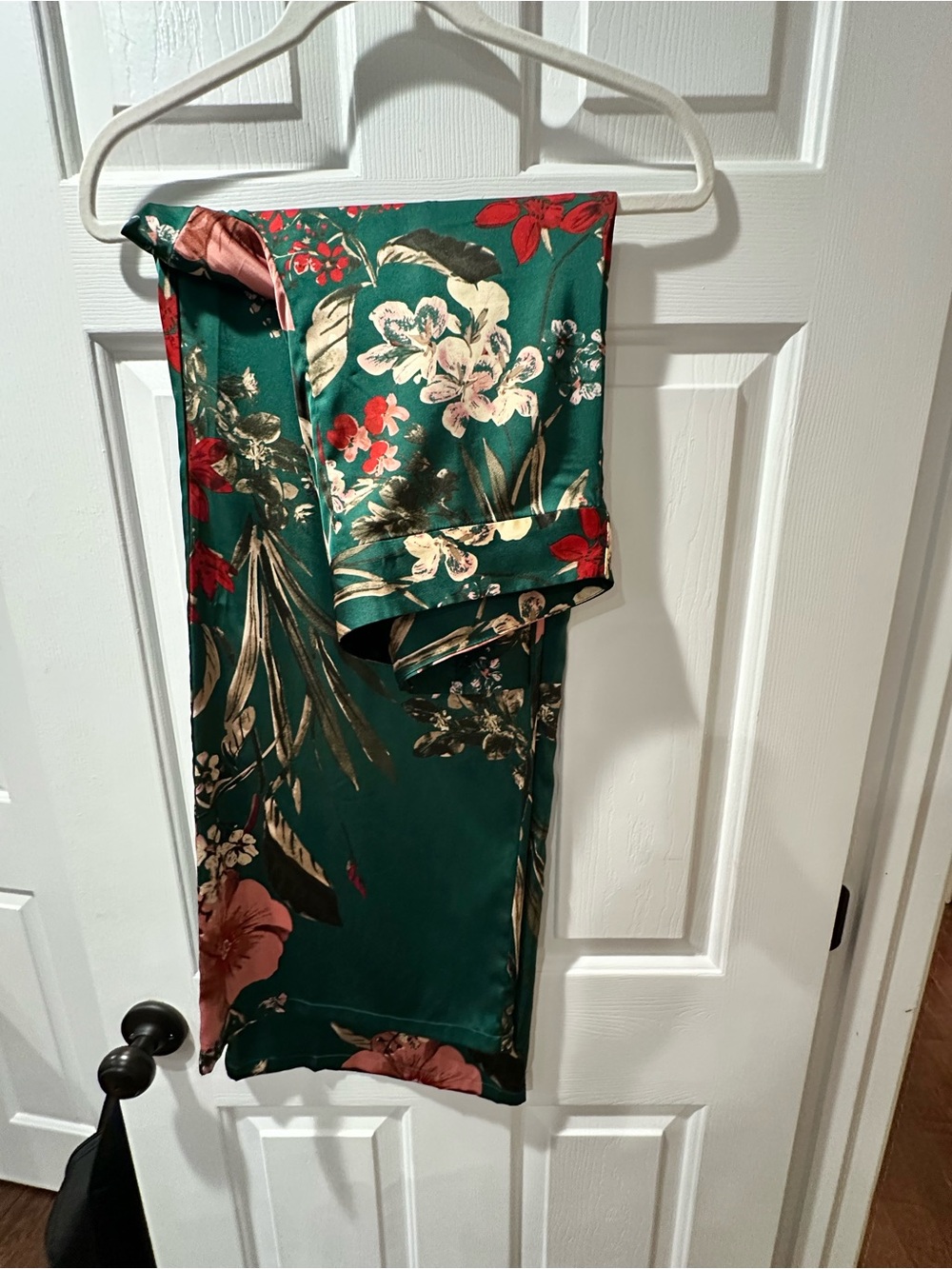 Lulu's Emerald Green Floral Satin Wide-Leg Pants - Picture 3 of 4